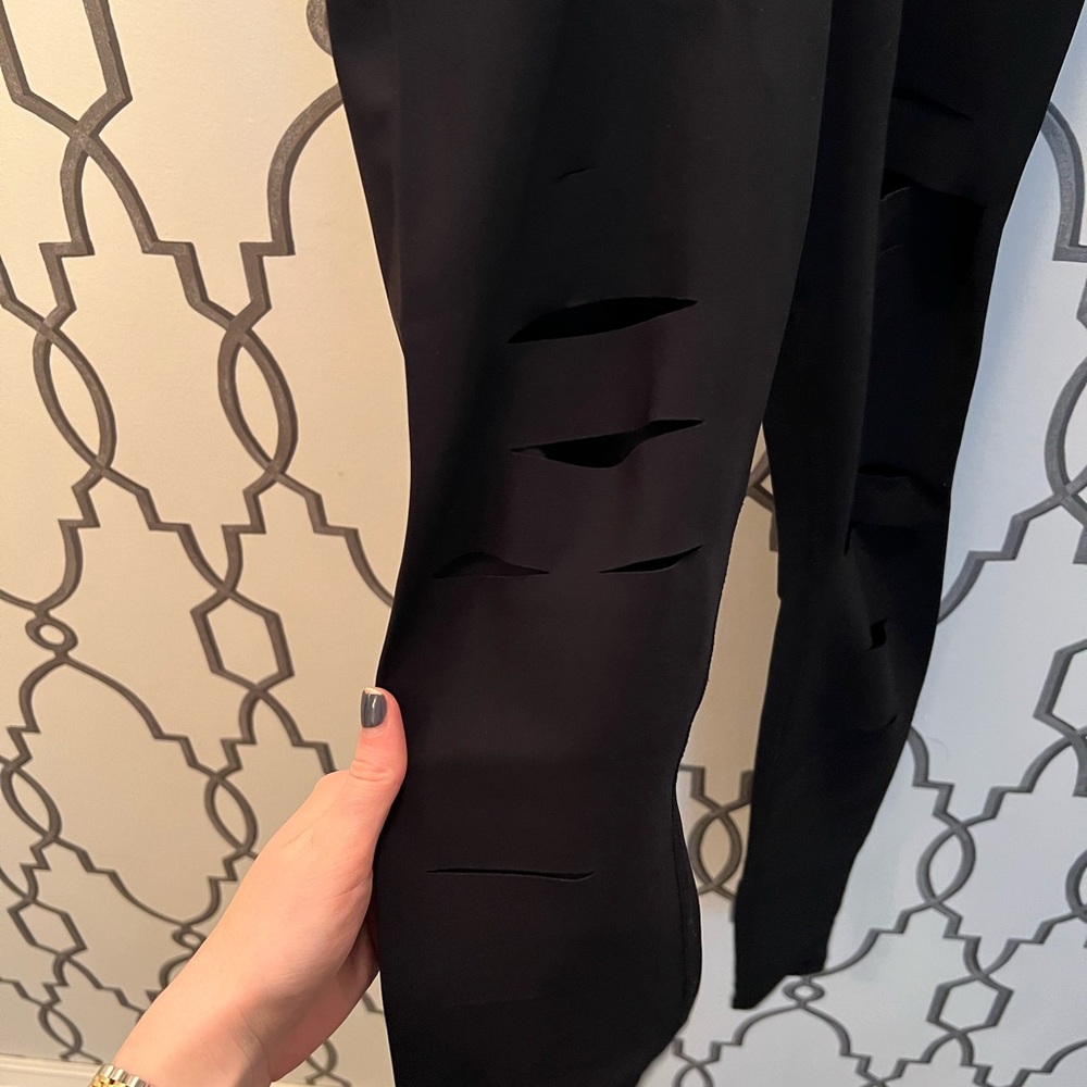 alo cut out leggings